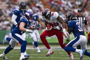  J9九游会平台-哈利伯顿绝平锁喉礼敬传奇 米勒场边大笑如孩童成经典瞬间