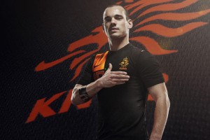 【 九游会官网】马德兴解析国足菱形中场战术，伊万强调客场取分关键，进攻阵型或成破局利器